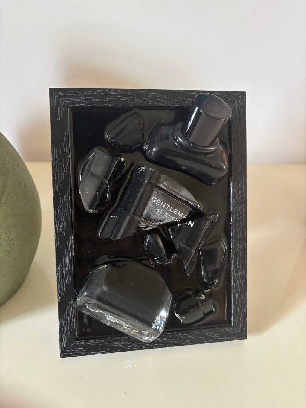 Cadre Givenchy Gentleman – pièce unique artisanale
