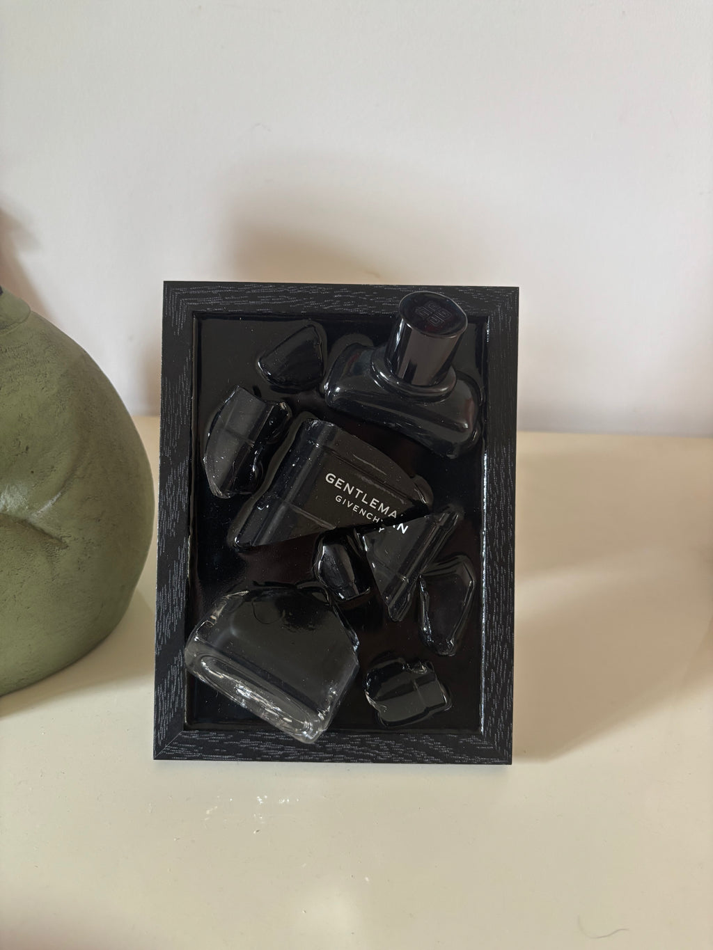 Cadre Givenchy Gentleman – pièce unique artisanale