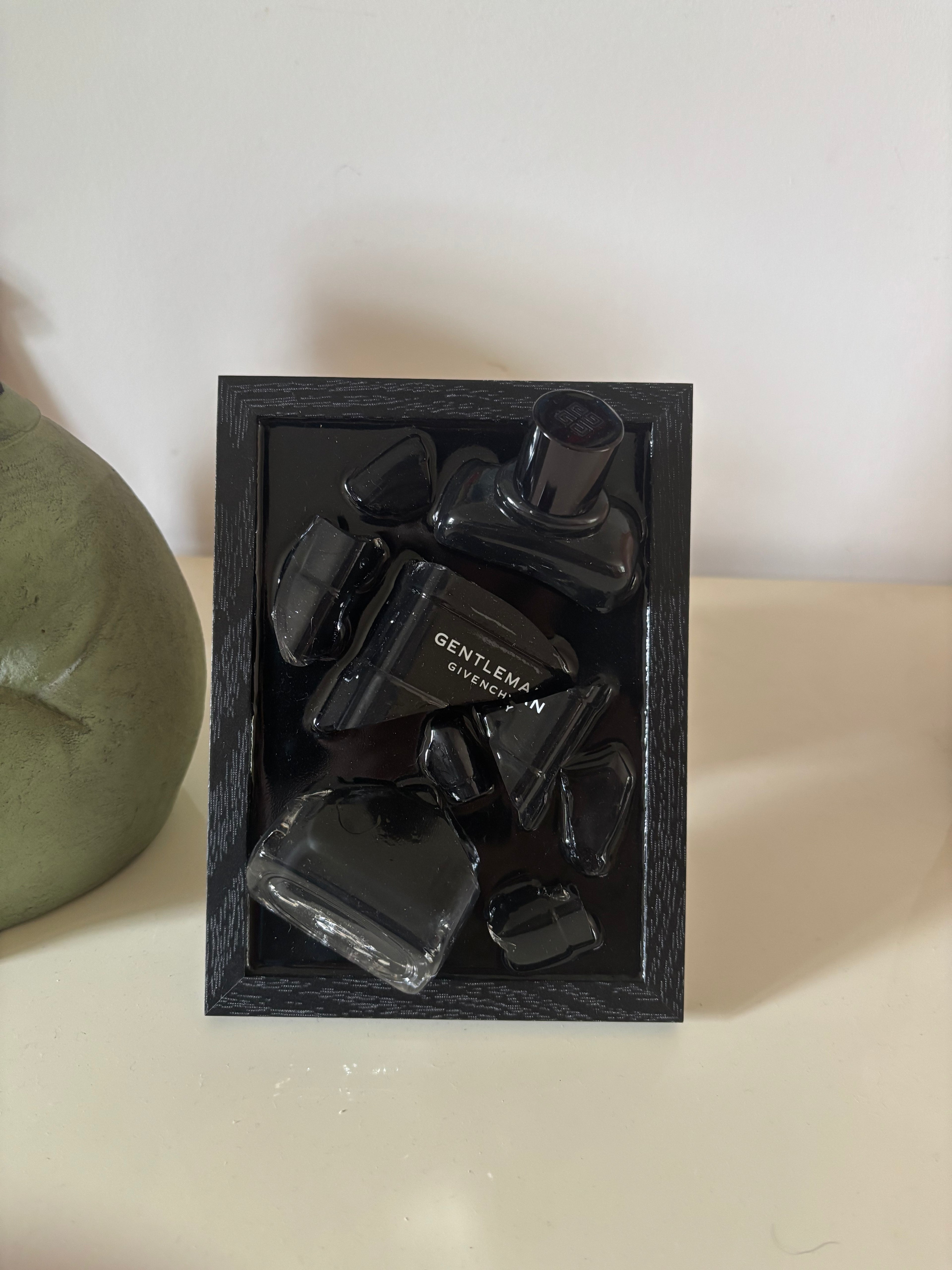 Cadre Givenchy Gentleman – pièce unique artisanale