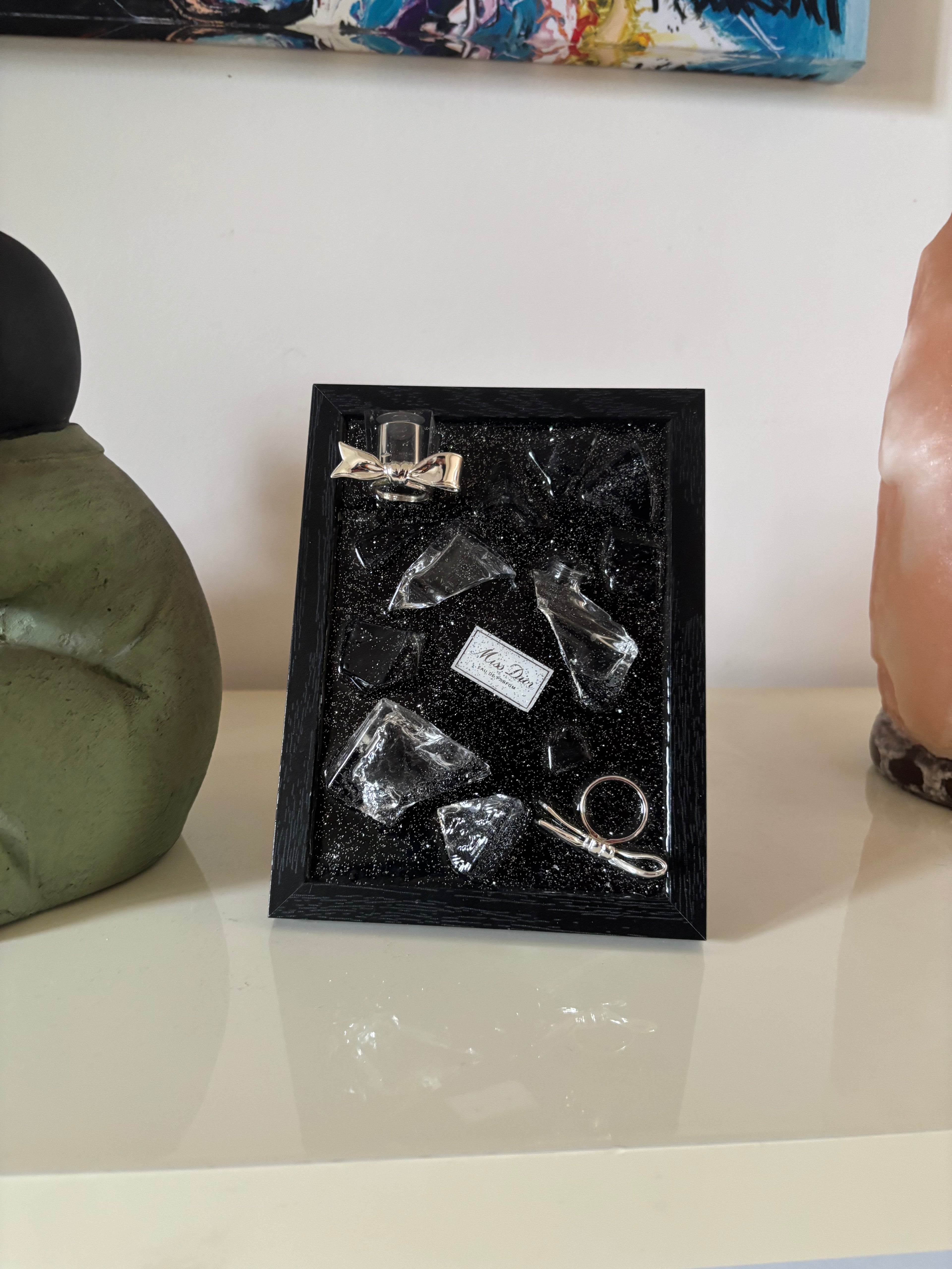 Cadre Dior Miss Dior – pièce unique décorative