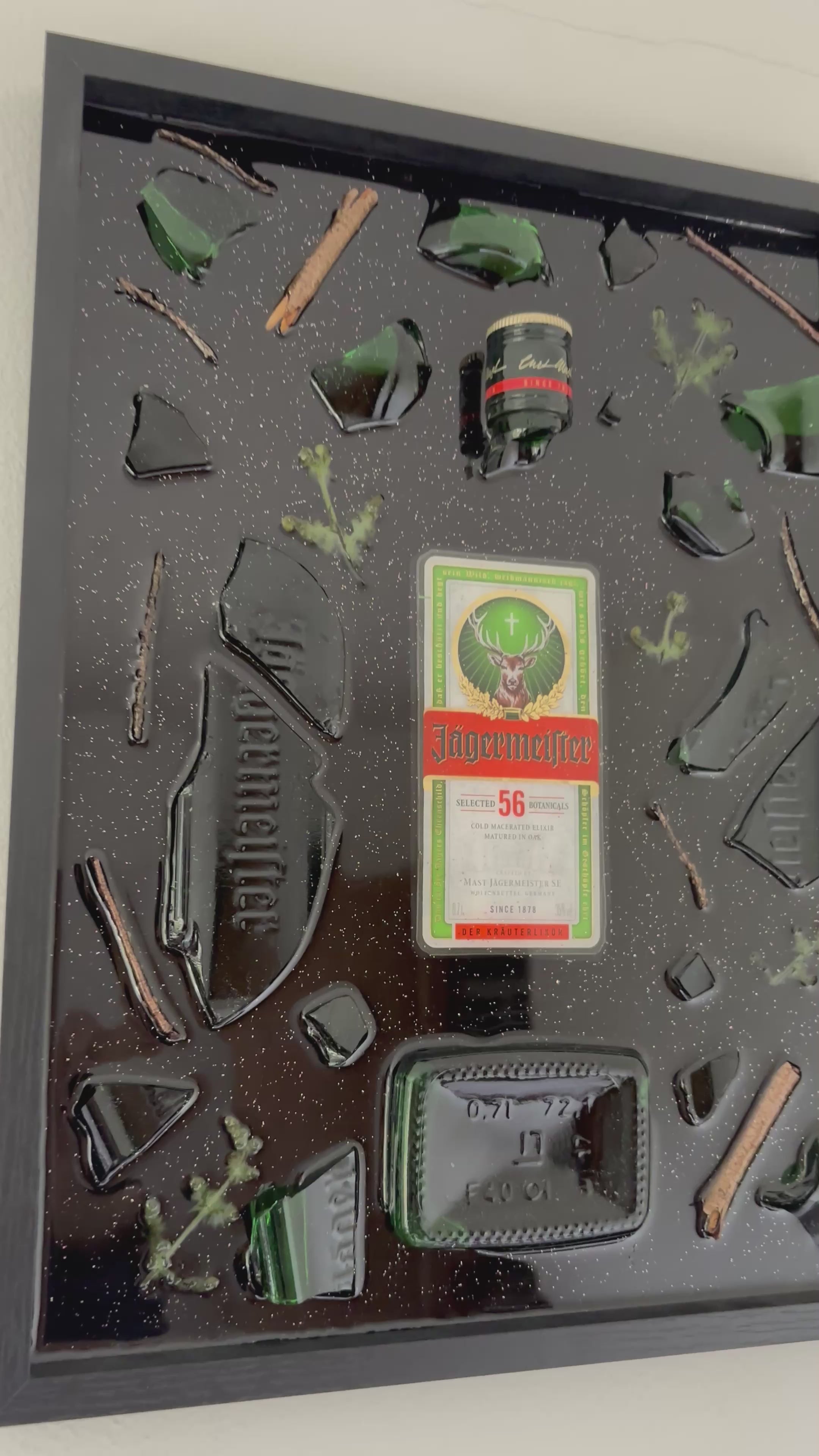Cadre en résine Jägermeister - pièce unique
